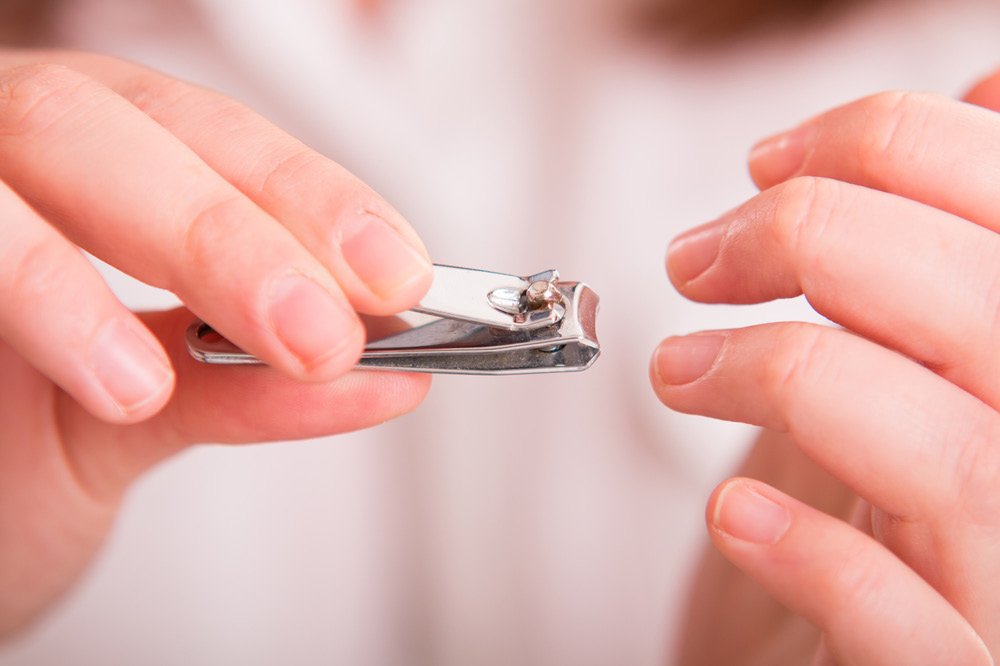 How to use nail clipper